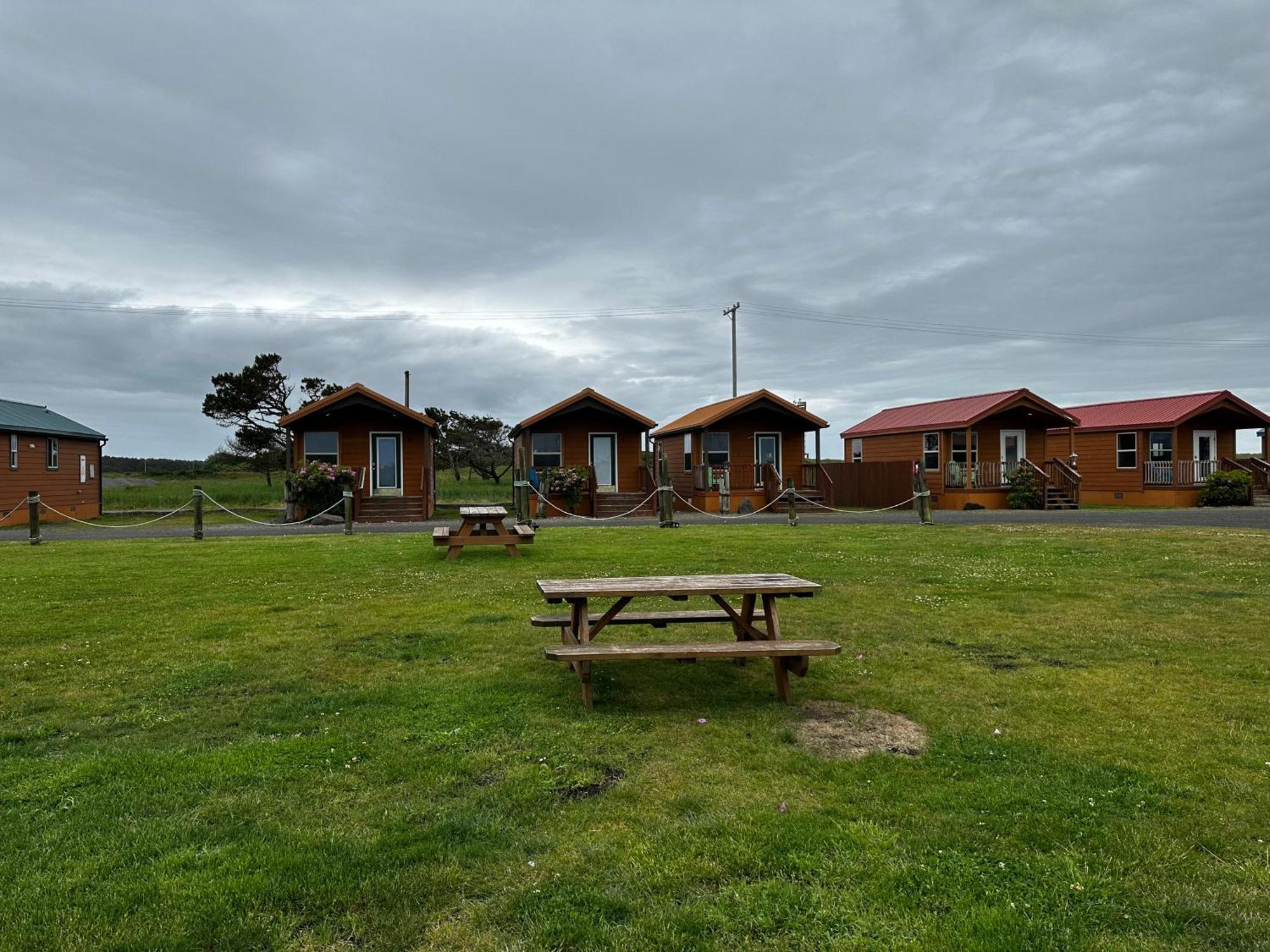 Westport Inn Cabins Exterior foto